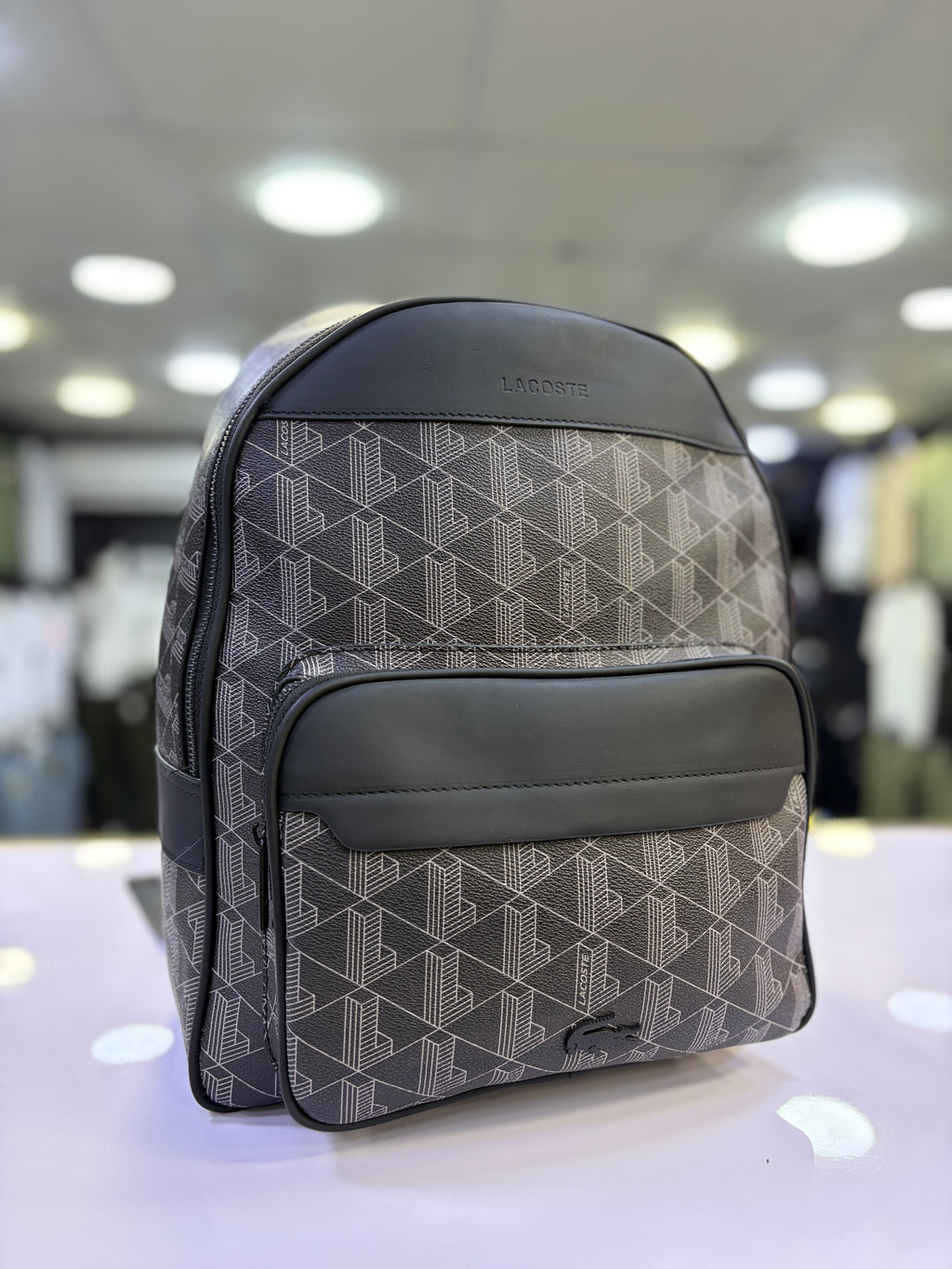 SAC À DOS MONOGRAMME LACOSTE اواخر لاشين
