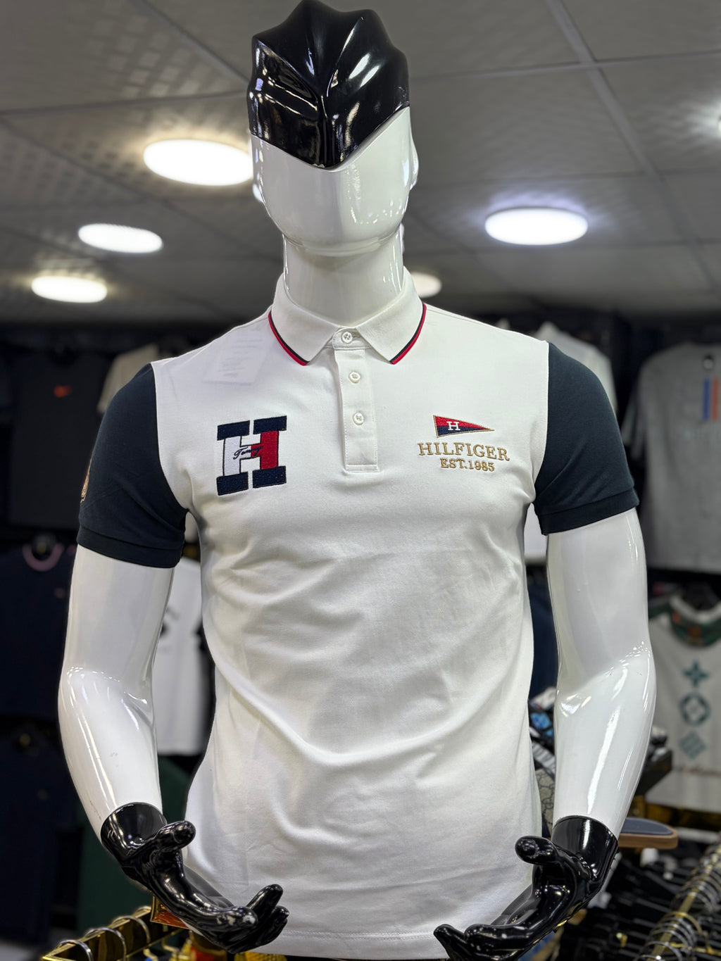 TICHRT HILFIGER
